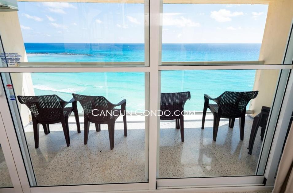 2 Story Oceanfront Penthouses On Cancun Beach! Exterior photo
