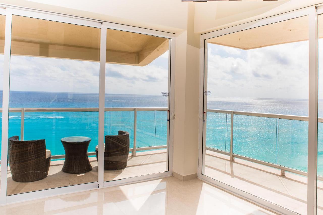 2 Story Oceanfront Penthouses On Cancun Beach! Exterior photo
